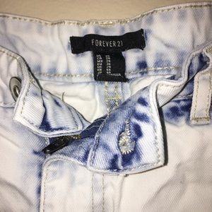 ❤️ Forever 21 Distressed Denim Shorts